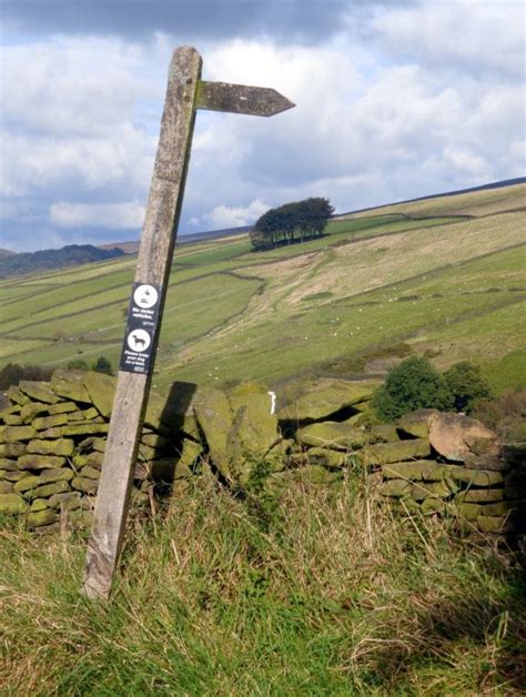 The High Peak village of Hayfield | Places of interest & things to do in Derbyshire | Derbyshire ...