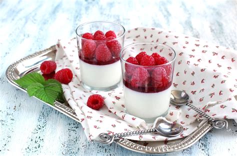 Delicious Raspberry Dessert - HD Wallpaper