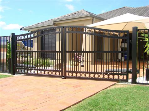 Pictures of Swinging Gates, Image Gallery - Brisbane Automatic Gates