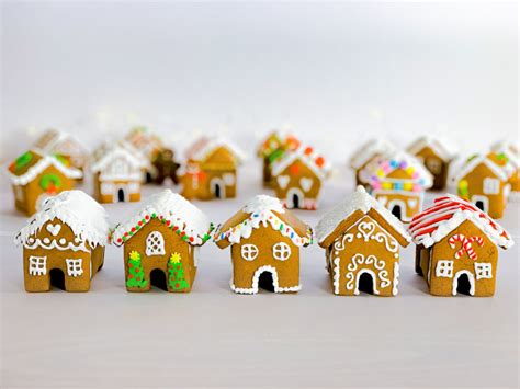 Mini Gingerbread Houses - Indecision & Cake