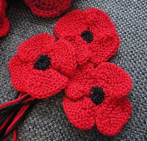 knit flat, no-sew poppy pattern by Suzanne Resaul | Knitted flower pattern, Knitted flowers ...