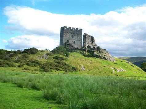 Dolwyddelan Castle © Susan Buck :: Geograph Britain and Ireland