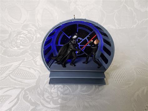 Hallmark Keepsake Star Wars The Final Confrontation Ornament – Aunt Gladys' Attic