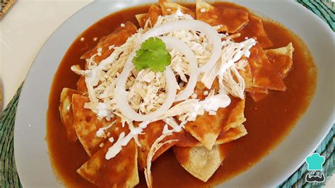 Chilaquiles rojos con pollo - ¡Receta original MEXICANA!