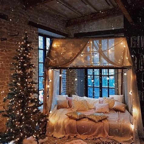 laienphilosophischer kaffeeklatsch | Christmas bedroom, Christmas room, Christmas aesthetic