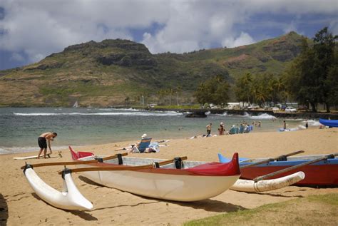 The 5 best beginner surf spots on Kauai - Hawaii Magazine