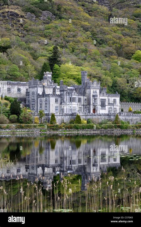 Kylemore Abbey, Kylemore, Connemara, Co. Galway, Irlanda Stock Photo - Alamy