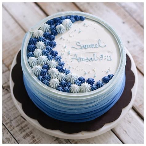 Bake With Love 사랑으로 베이킹 on Instagram: “Le bleu shells” | Simple birthday cake, Simple cake ...