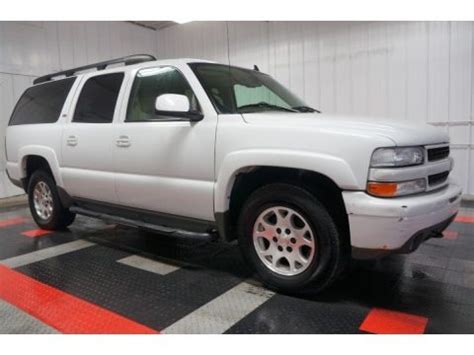 2006 Chevrolet Suburban Z71 1500 4x4 Data, Info and Specs | GTCarLot.com