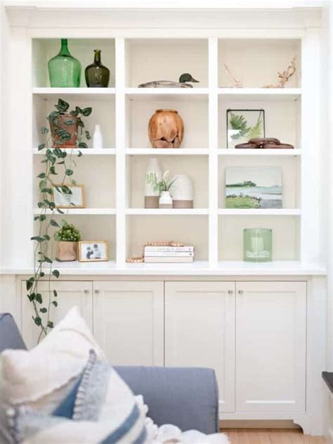 How to Decorate a Bookshelf in 5 Easy Steps - Nina Hendrick Home