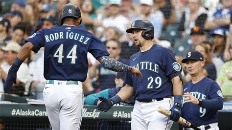 Jerry Dipoto Show: Mariners offseason injury updates - Seattle Sports