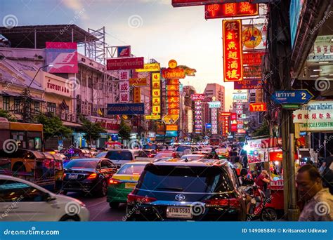 Night at Yaowarat Road. Yaowarat Road is a Main Street in Bangkok`s Chinatown Editorial Stock ...