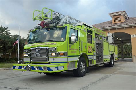 FL, Palm Beach Gardens Fire Department Ladder