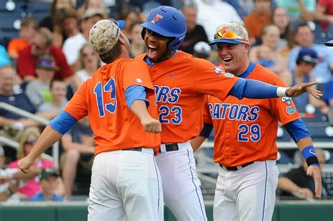 Four home runs power Florida Gators past Canes | GatorCountry.com