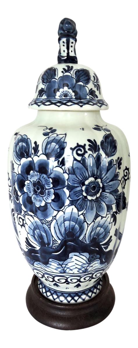 Vases | Blue and white vase, Blue pottery, Blue white decor