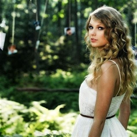 Taylor Swift 'Mine' music video debut airs tonight from Maine - al.com