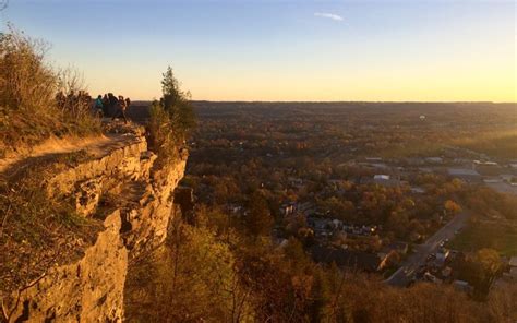 Dundas Peak & The Ultimate Guide to Hamilton's Epic Lookout » I've Been ...