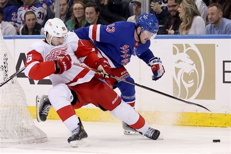 Rangers comeback late, beat Red Wings at home again | Reuters