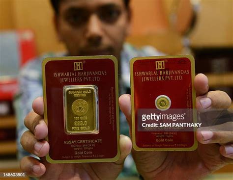 Indian Gold Coin Photos and Premium High Res Pictures - Getty Images