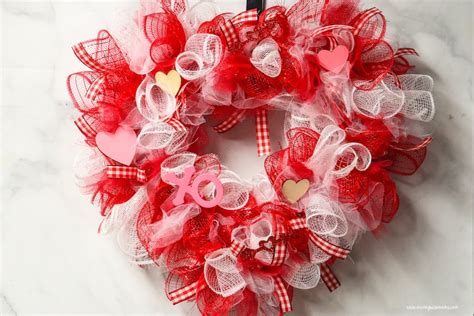 Valentine Deco Mesh Wreath Dollar Tree Craft - Moneywise Moms - Easy ...