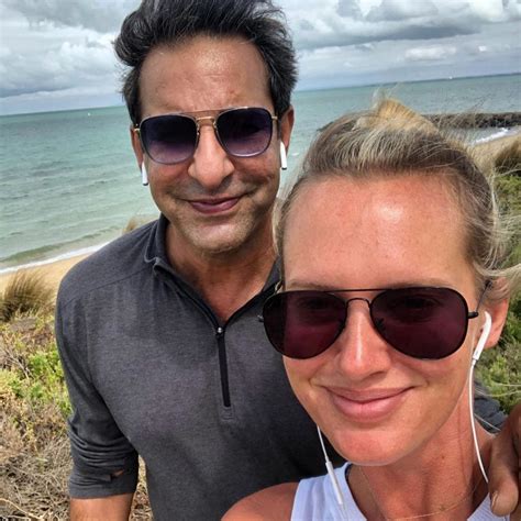 Wasim Akram with his Wife Shaniera in Australia Enjoying Vacations | Dailyinfotainment