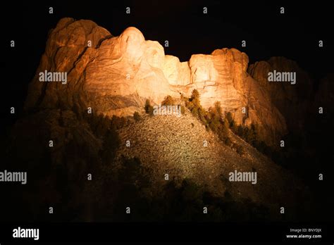 Mount rushmore night hi-res stock photography and images - Alamy