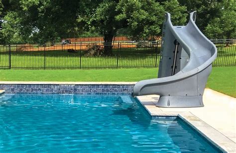 Free-Standing Swimming Pool Slides: 5 Key Options When Picking a Model