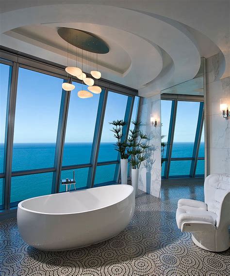 20 Luxurious Bathrooms with a Scenic View of the Ocean