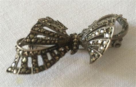 Vintage Marcasite Bow Brooch/pin Set in Silver Tone Metal. - Etsy