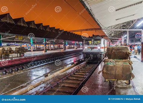 HOWRAH, INDIA - OCTOBER 27, 2016: Early Morning View of Howrah Junction Railway Station in Indi ...