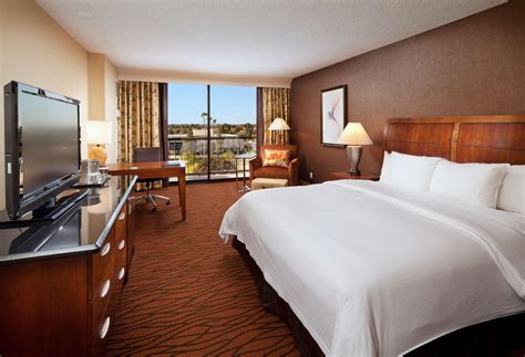 Hilton Orange County - Costa Mesa Hotel in Costa Mesa (CA) - Room Deals ...