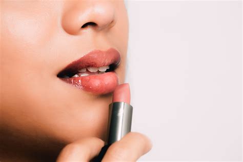 Top 5 sheer lipstick for everyday use - LAVYON