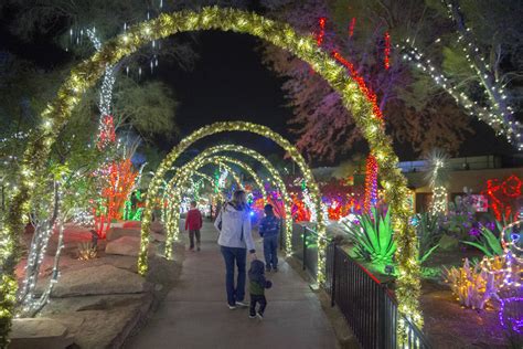 Ethel M’s holiday cactus garden lights up the Las Vegas Valley — VIDEO | Las Vegas Review-Journal