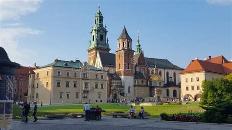 Krakow castle Poland editorial image. Image of krakow - 99164565