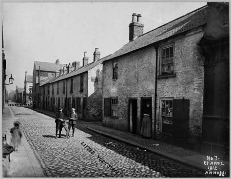 60 Amazing Vintage Photographs Capture Street Life in Belfast in the ...