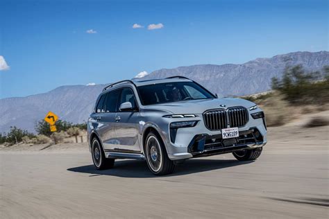 √BMW X7 xDrive40i looks sporty in Brooklyn Grey - BMW Nerds