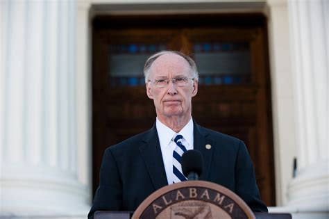 Robert Bentley resigns after plea deal