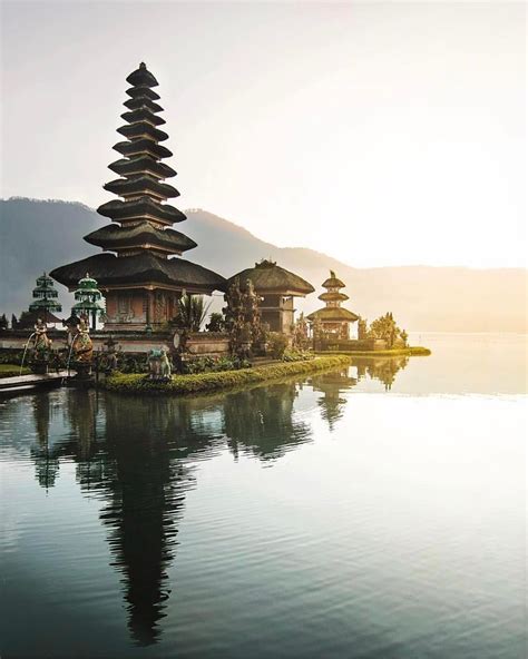 Pura Ulun Danu Batur, Indonesia 🇮🇩 Photo credit | Cool places to visit, Places to travel ...