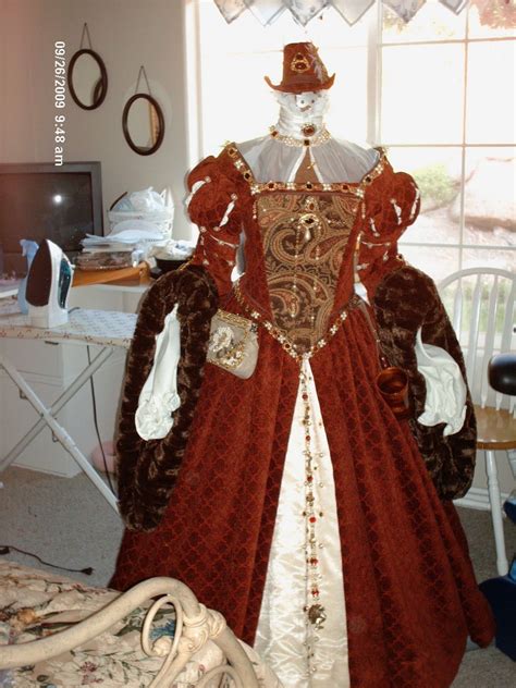 Tudor Costume | Elizabethan gown, Tudor costumes, Purple gowns