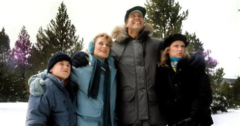 Johnny Galecki reunites with his 'National Lampoon's Christmas Vacation ...