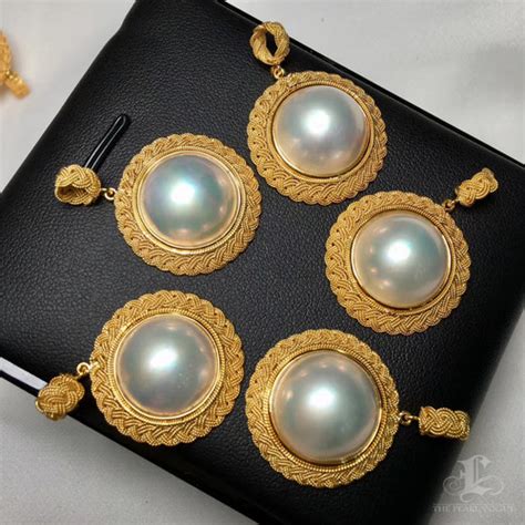 15-16mm Mabe Pearl Classic Pendant 18k Gold - AAAA | pearlvogue.com