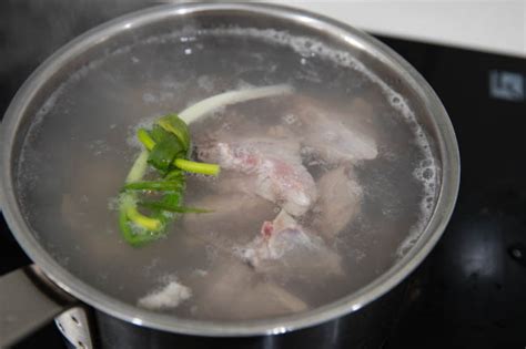 Dried Seaweed and Rib Soup - China Sichuan Food