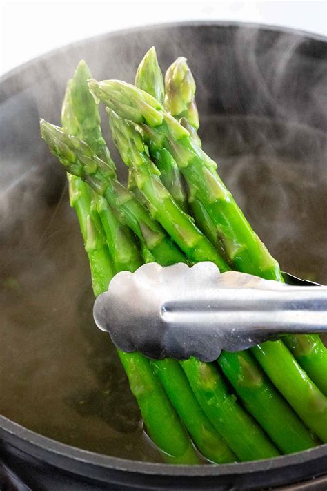 How to Cook Asparagus (6 Easy Methods) - Jessica Gavin