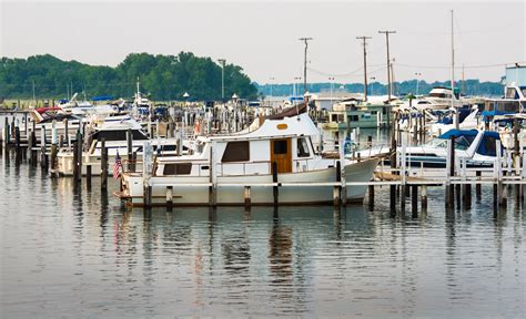 Boat Dock vs Boat Slip: What’s the Difference?