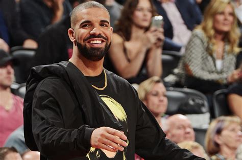 Drake Bows to The Tragically Hip's Gord Downie at Raptors Game ...