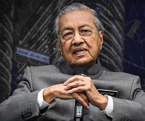 Mahathir Mohamad Biography - Facts, Childhood, Family Life & Achievements