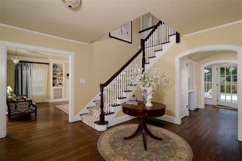 The 10 Best Foyer Paint Colors for an Elegant Entryway | Foyer colors, Foyer paint colors, Foyer ...