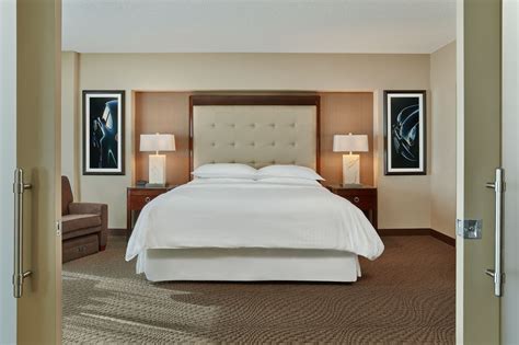 Hotel Rooms in Indianapolis Indiana - Suites | Sheraton Indianapolis Hotel