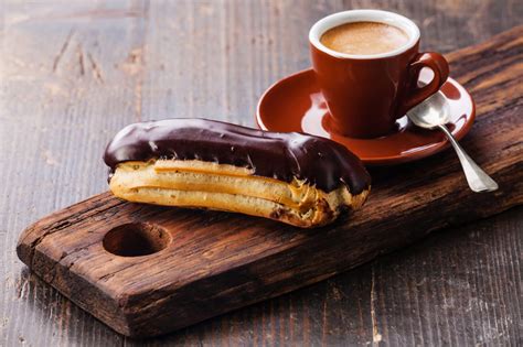 Chocolate Éclair Day – Days Of The Year (22nd June)