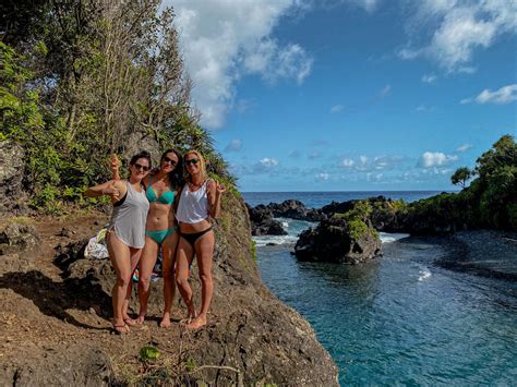 Exploring Waioka Pond (Venus Pool) | Maui, Hawaii - Im Jess Traveling